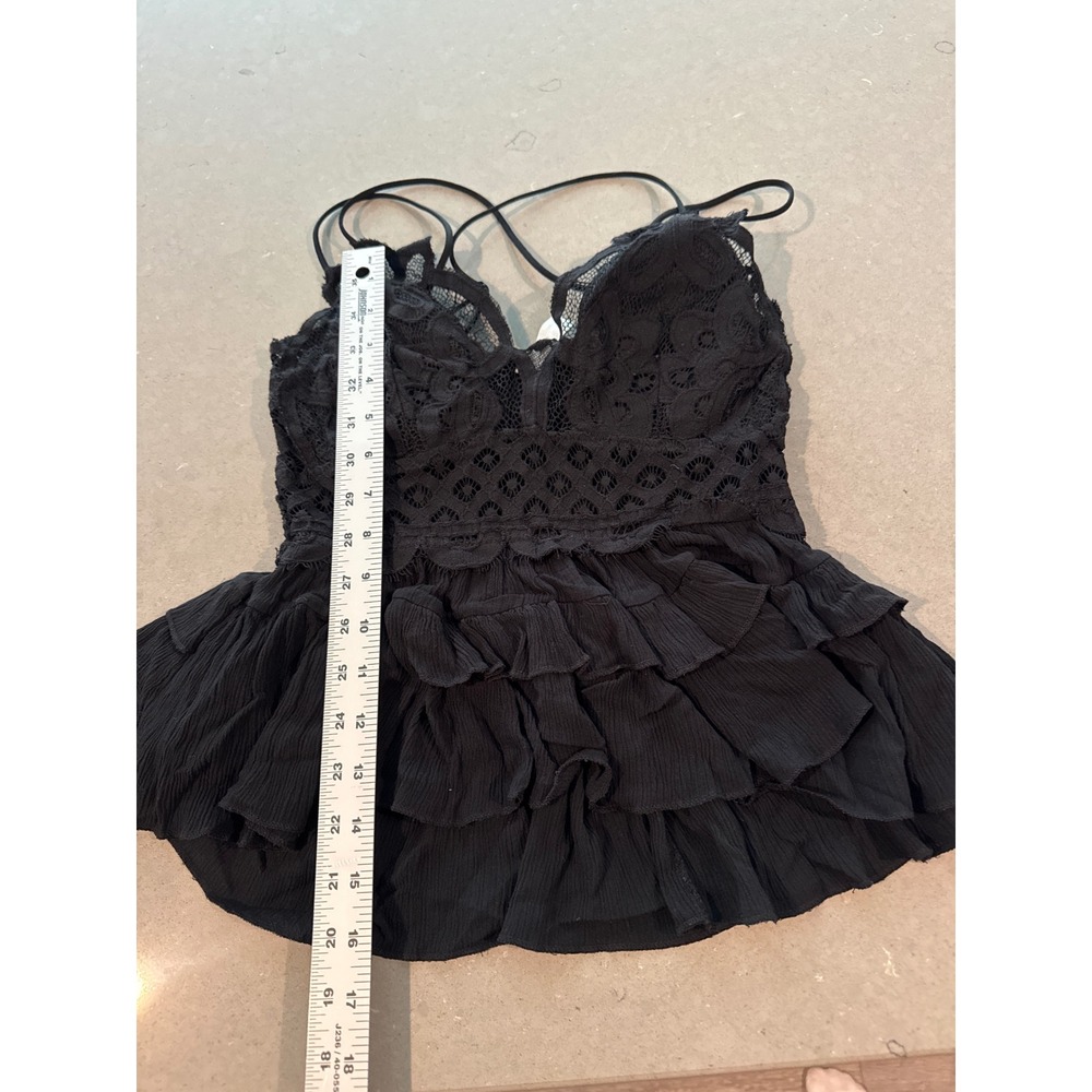 Zenana Black Lace Ruffle Cami Top Sleeveless Blouse Women's‎ Size L - Picture 2 of 5